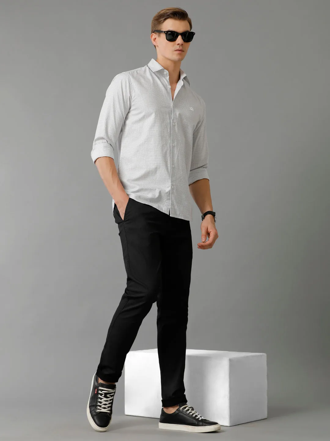 Men Light Grey Checked Slim Fit Giza Cotton Casual Shirt