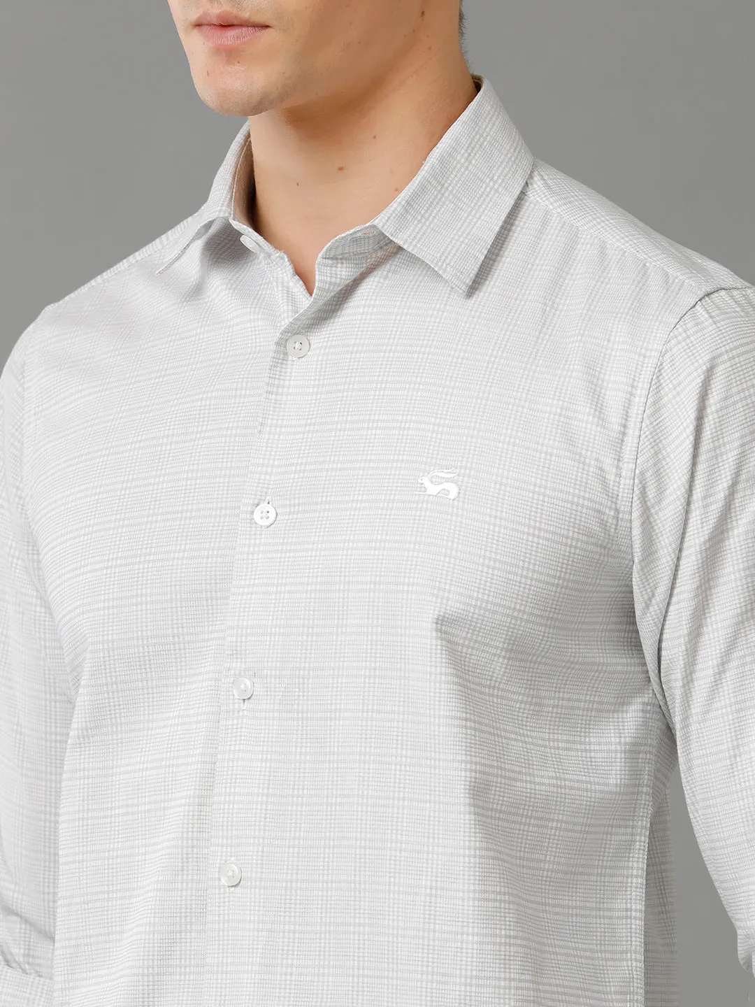 Men Light Grey Checked Slim Fit Giza Cotton Casual Shirt
