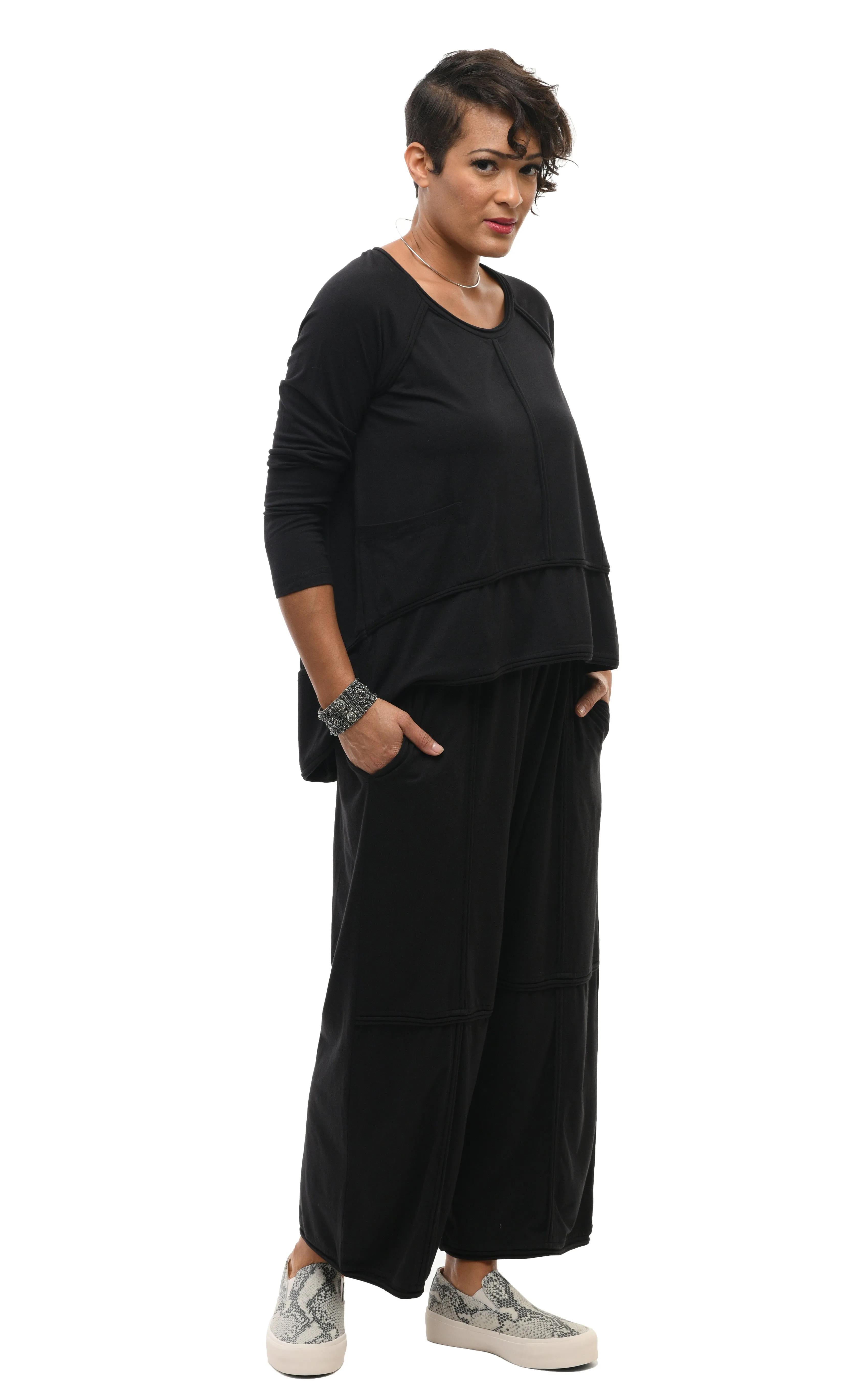 Presley Womens Pullover Top in Black