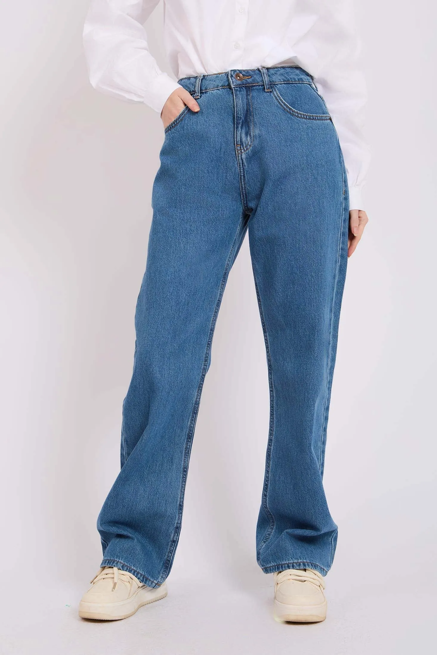 Women Relaxed Fit High Waist Denim Pant Medium Wash